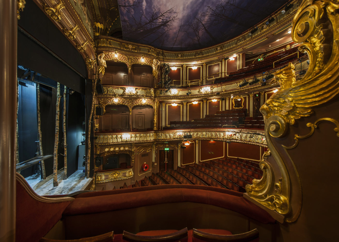 Apollo Theatre - London