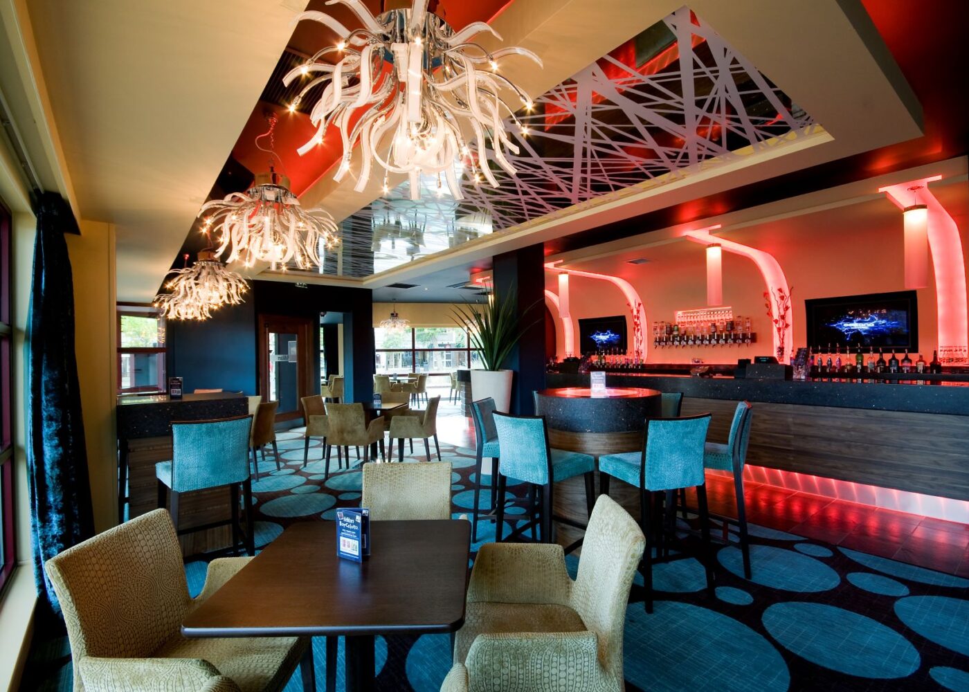 Milan - Oceana, Watford Web