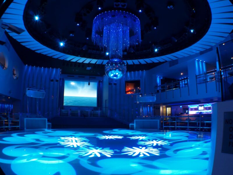 Oceana W744