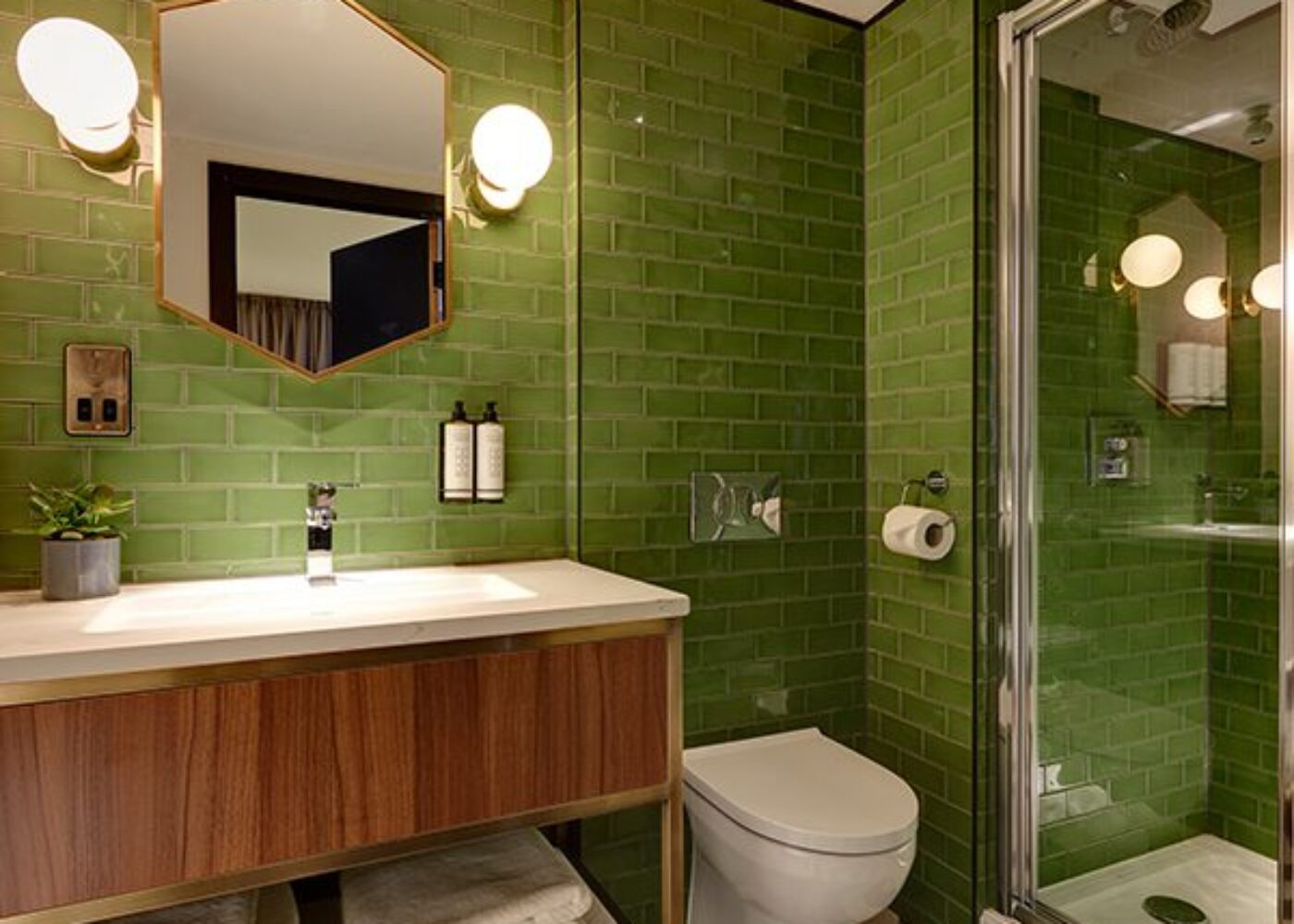 Brama_TheStudio_Bathroom_DoorsClosed